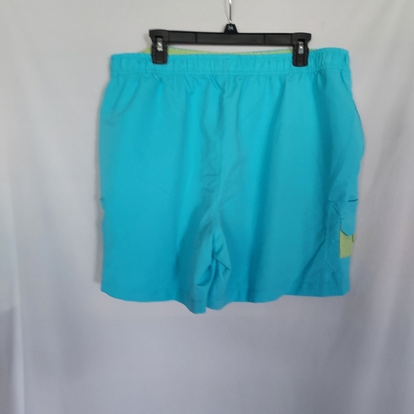 Womans Shorts - Picture 4 of 4